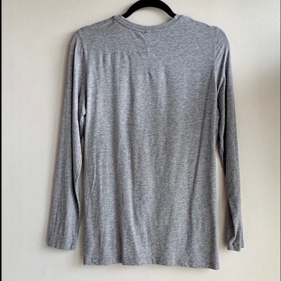 3/$45 ⭐️ BABATON The Group Grey Shirt with Twisted Front SIZE M - Picture 3 of 6